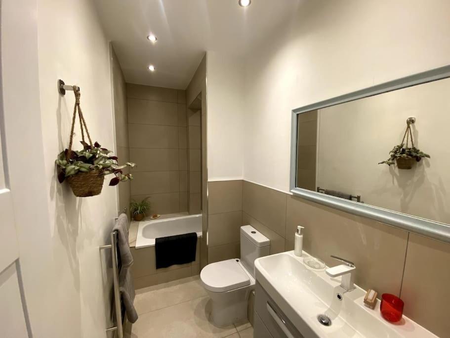Spacious 2 Bedroom In Maida Vale * Londres