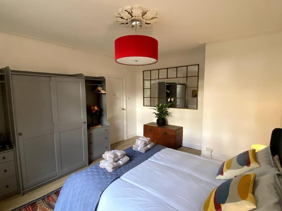 Spacious 2 Bedroom In Maida Vale * Londres