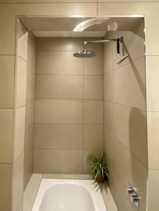 Spacious 2 Bedroom In Maida Vale Apartamento *